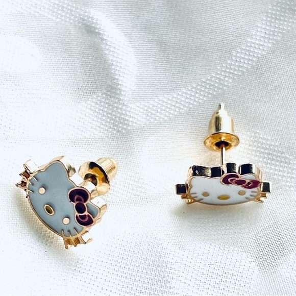 NWT Hello Kitty by Sanrio Earrings  Cute Hello Kitty Earrings Party Accessory - Picture 7 of 9